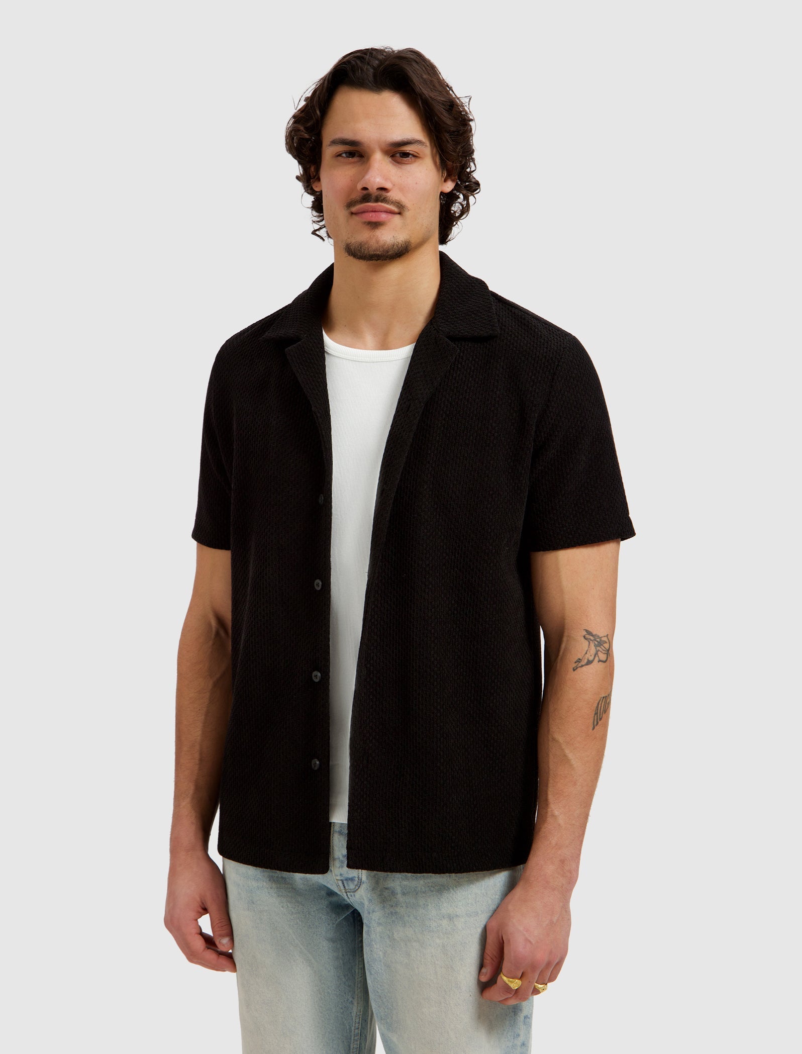 Pure Path Honeycomb Shortsleeve Shirt - Black