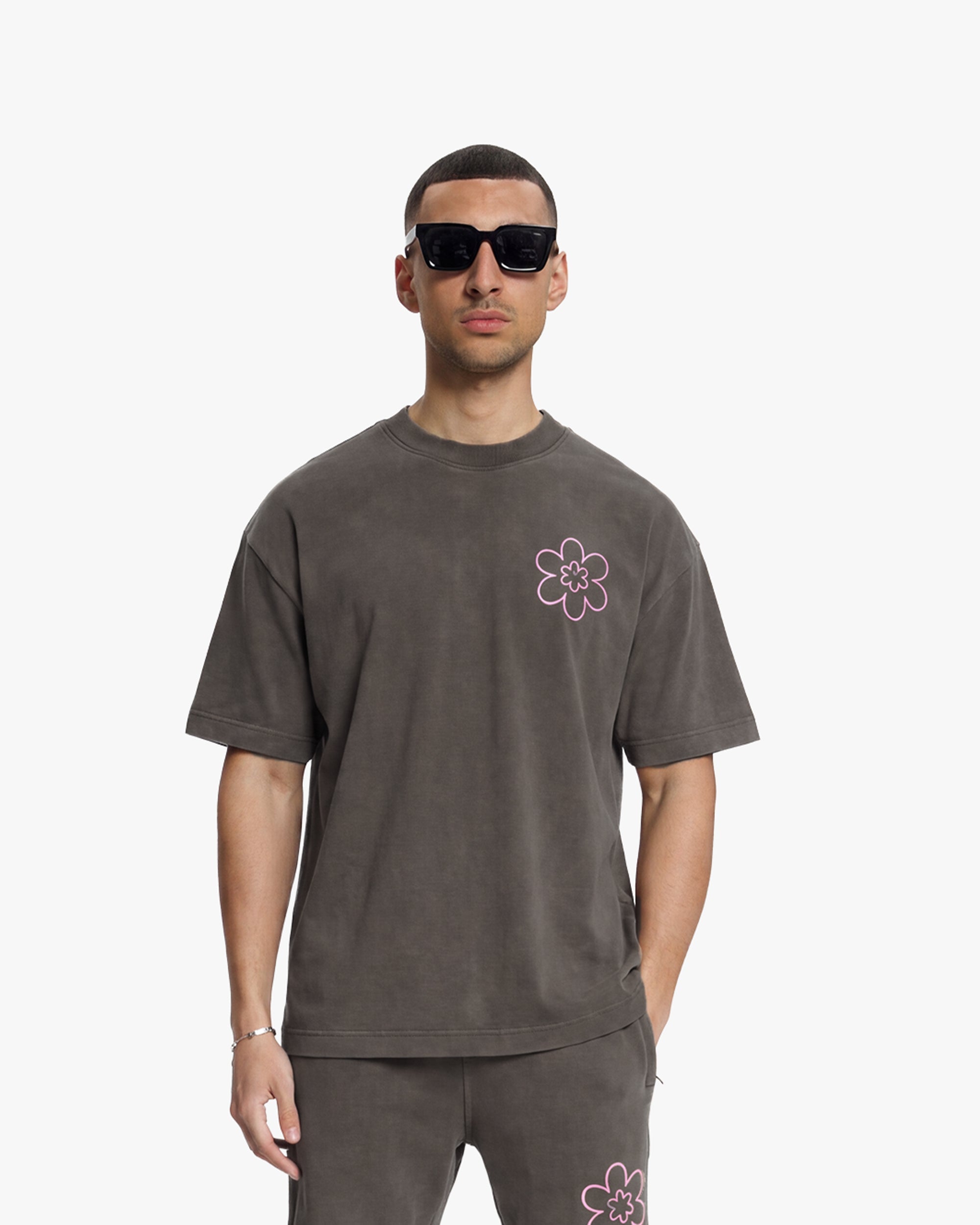 Croyez Contour De La Fleur T-Shirt- Washed Brown