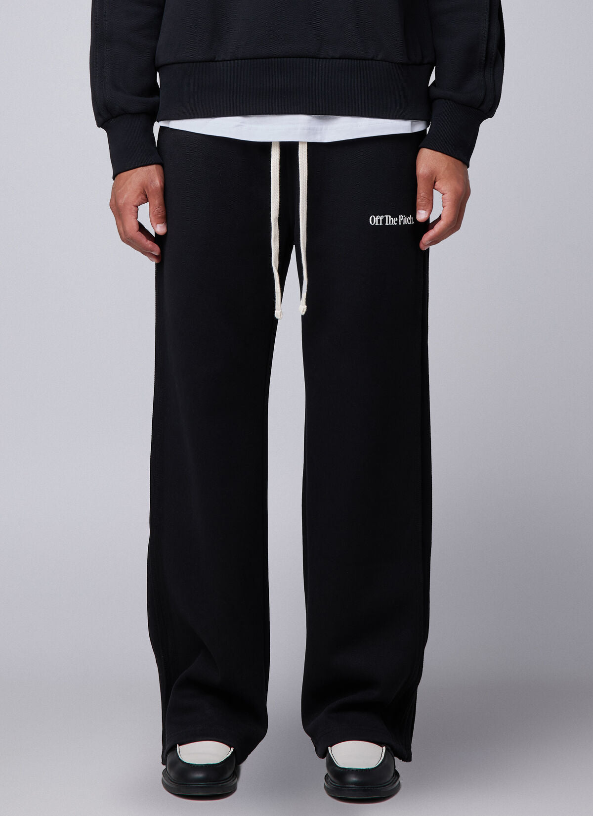 Off The Pitch Raw Edge Panel Pants - Black