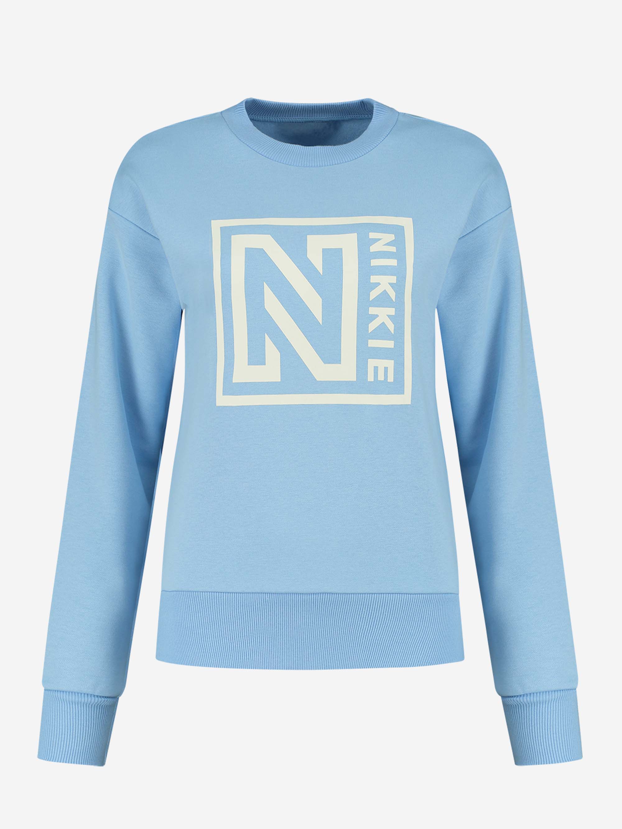 Schiereiland Onhandig Italiaans Nikkie Mono Logo Sweater Placid Blauw