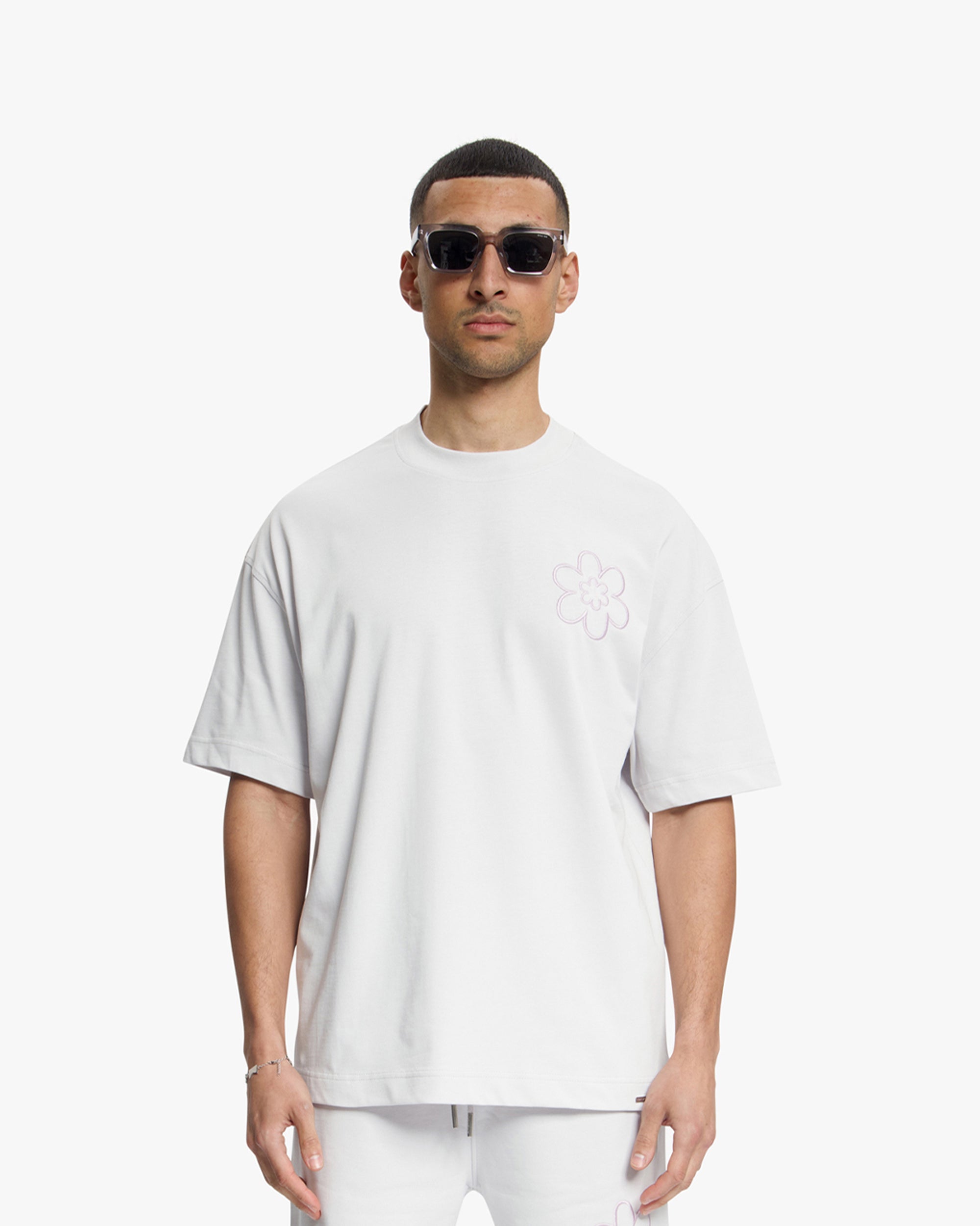Croyez Contour De La Fleur T-Shirt- Light Grey