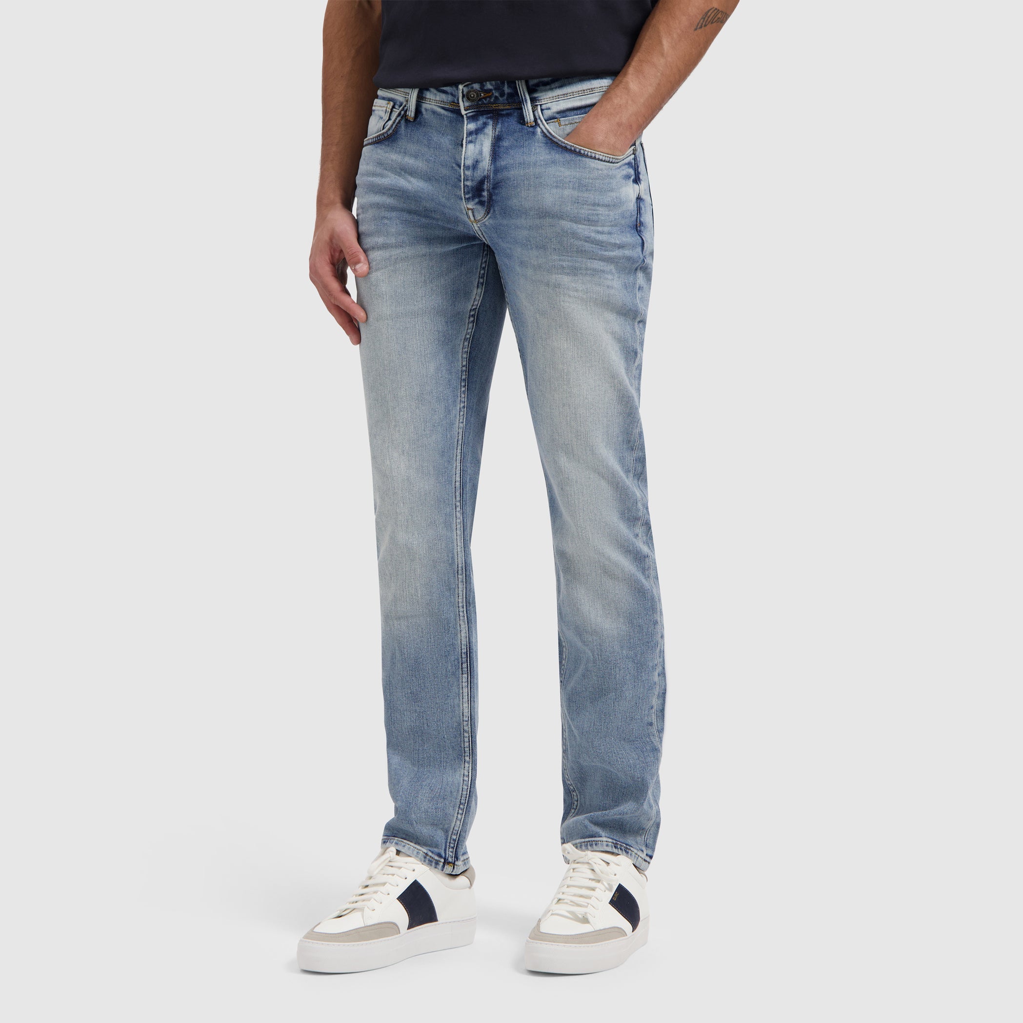 The Ryan W1647 Slim Fit Jeans - Denim Mid Blue