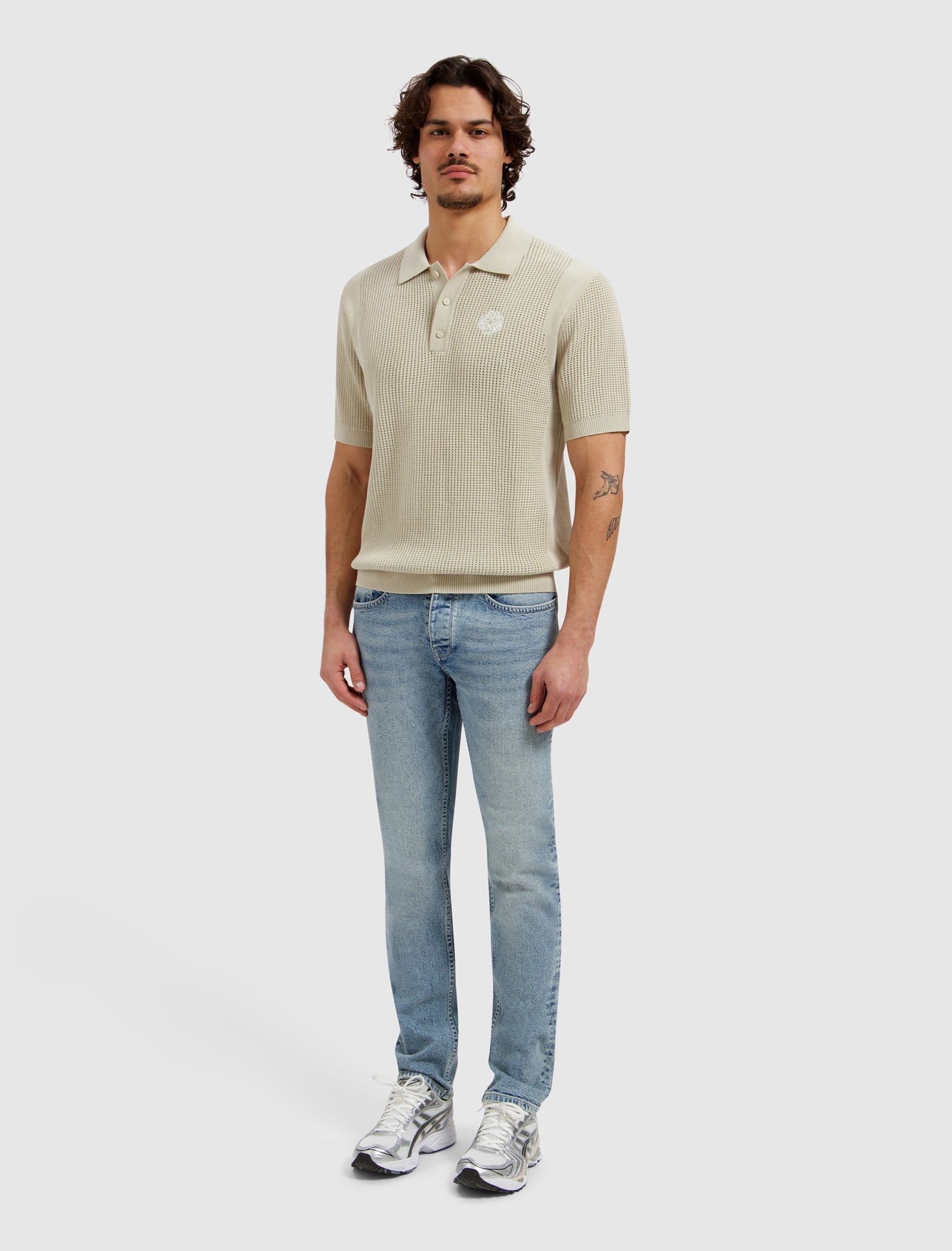 The Ryan W1647 Slim Fit Jeans - Denim Mid Blue