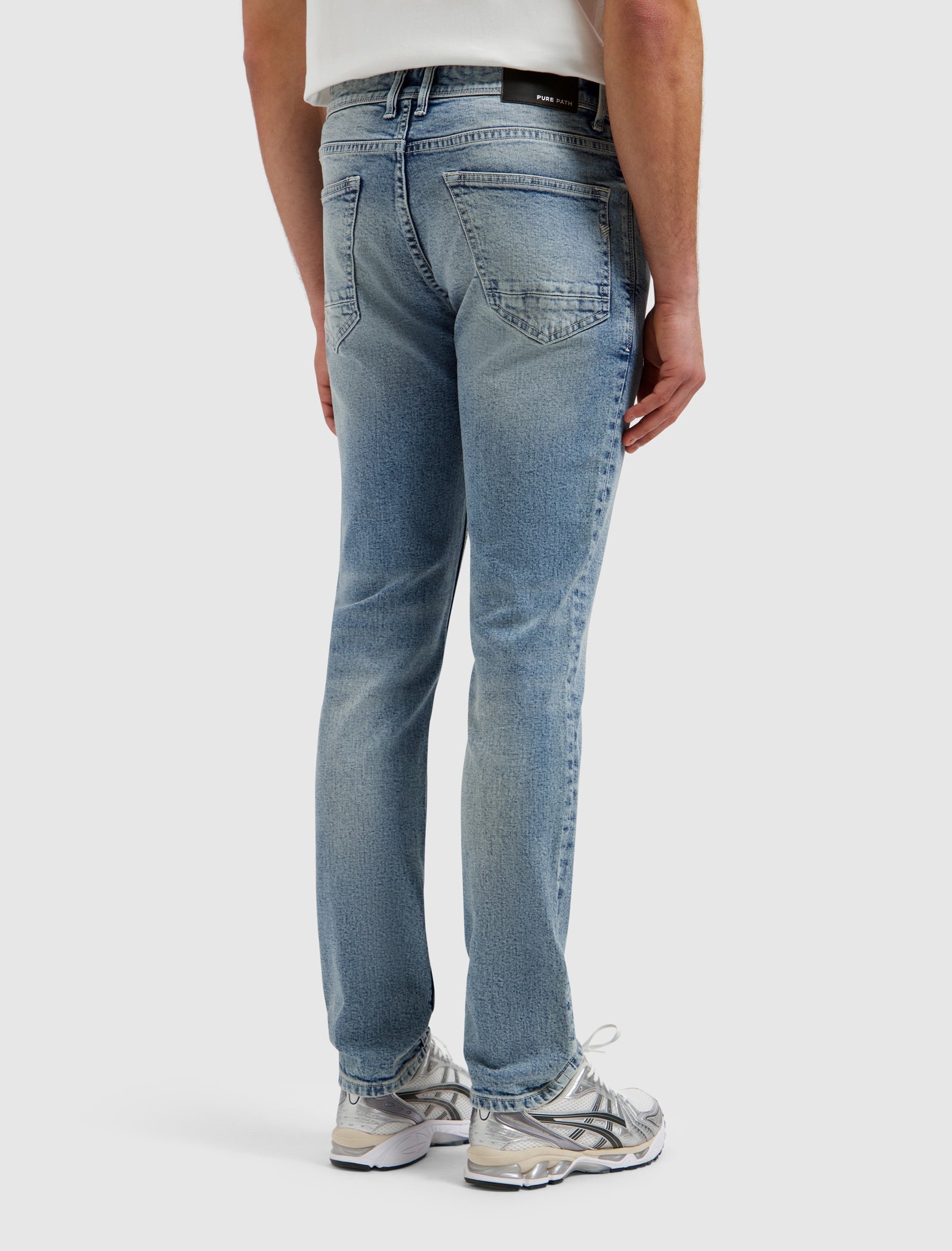 The Ryan W1647 Slim Fit Jeans - Denim Mid Blue