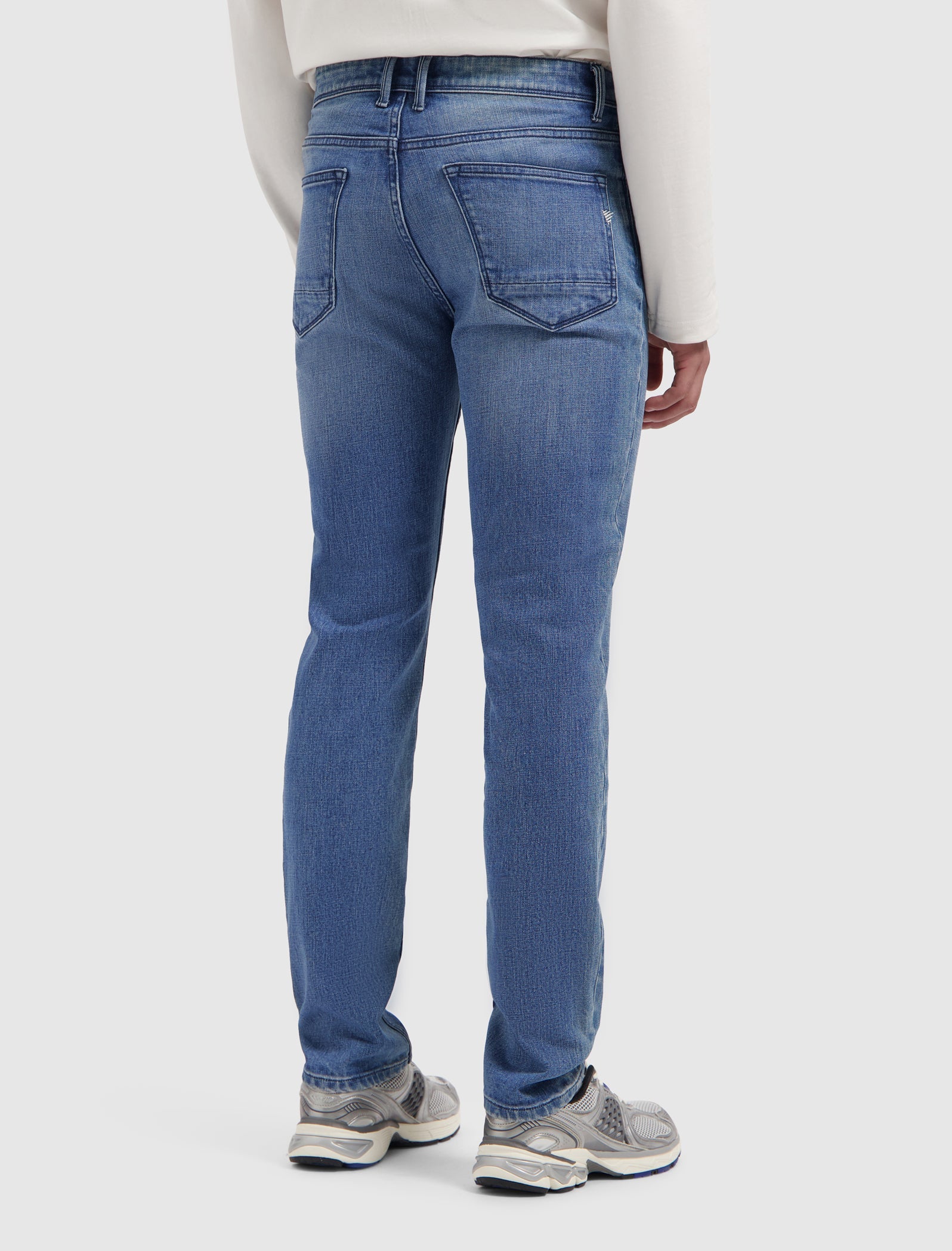 The Ryan W3010 Slim Fit Jeans - Denim Light Blue