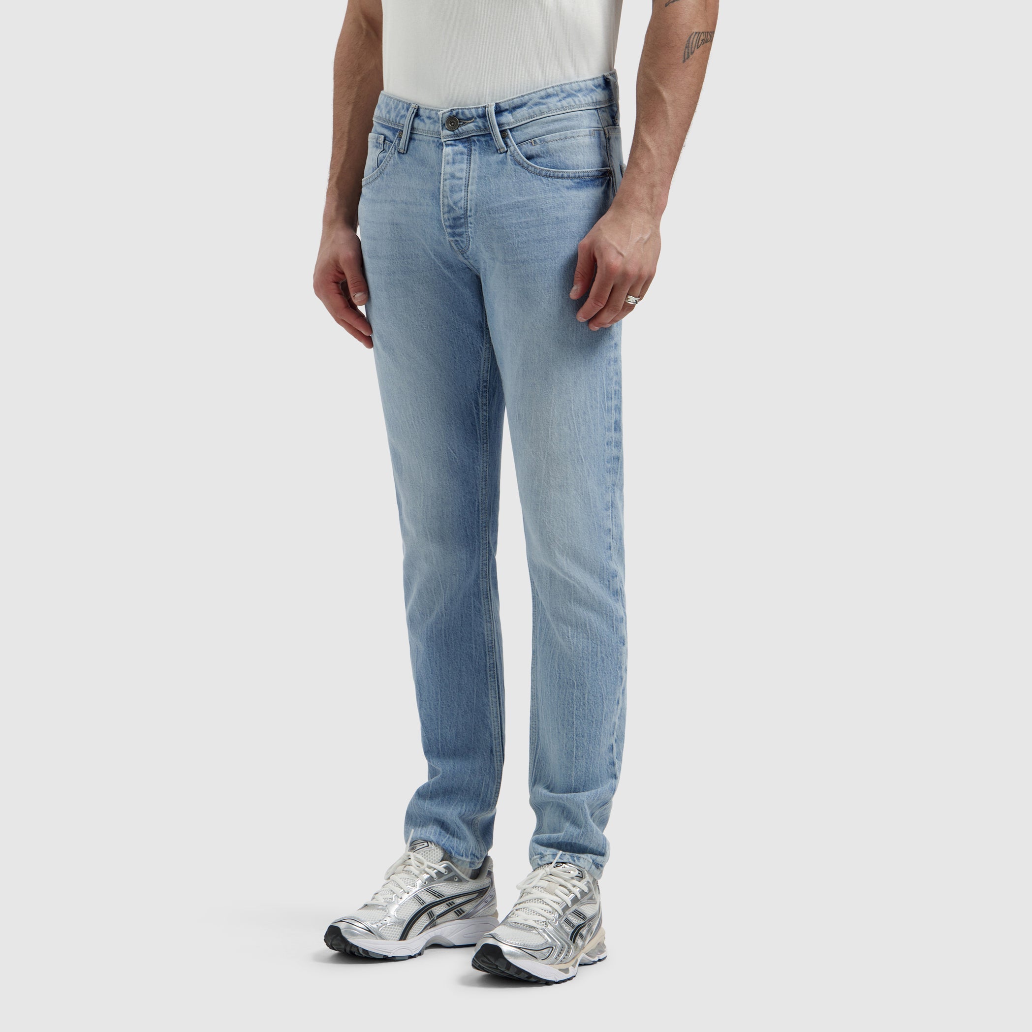 The Ryan W1647 Slim Fit Jeans - Denim Mid Blue
